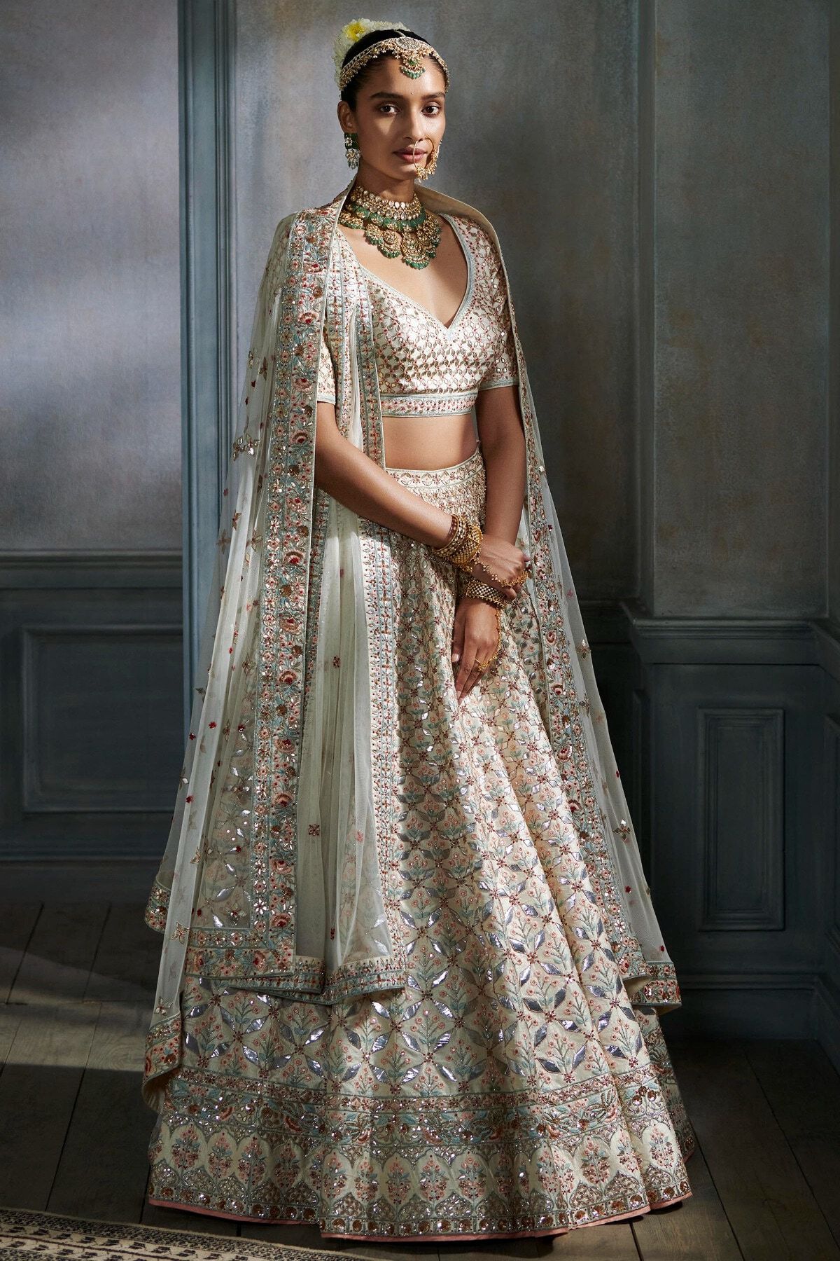 Buy Beautiful Yellow and Green Wedding Chura Set, Designer Indian Bridal  Kundan Work Chuda, Pakistani Eid Bangles Party Wear Kangan Kada Online in  India - Etsy