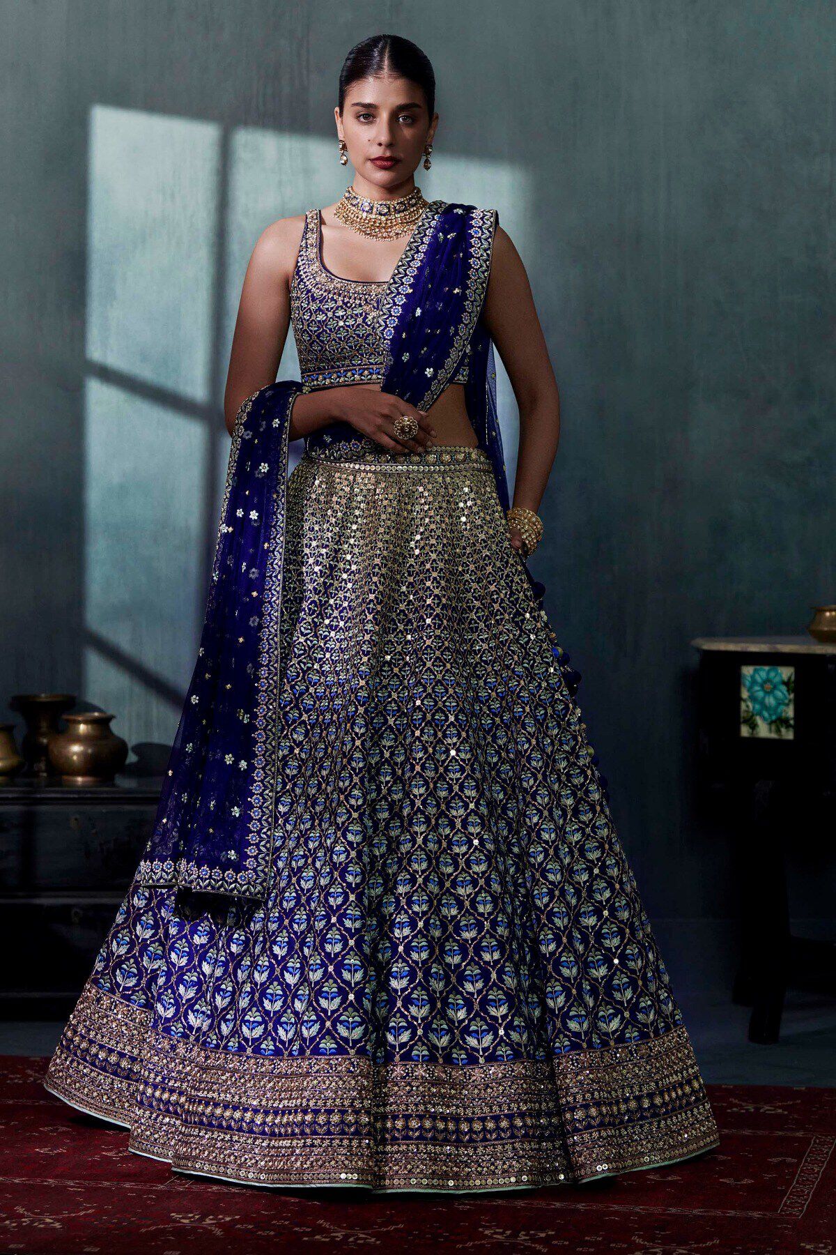 Aditi Rao Hydari's blue Benarasi Manish Malhotra lehenga is a must-have for  bridesmaids | VOGUE India